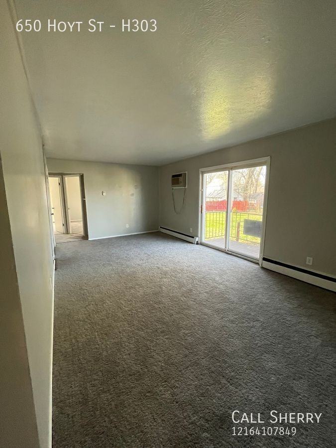 650 Hoyt St #H303 - Photo 6 of 32