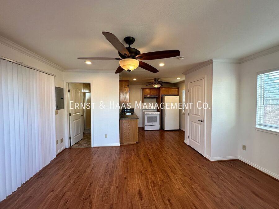 1120 E E St #REAR - Photo 2 of 22