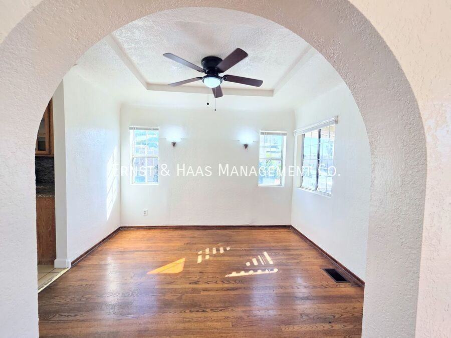 5426 Lewis Ave - Photo 6 of 33