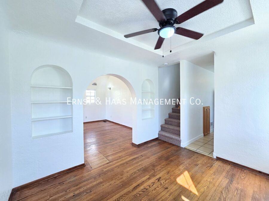 5426 Lewis Ave - Photo 7 of 33