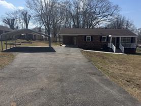 261 Oak Cir - Photo 1 of 1