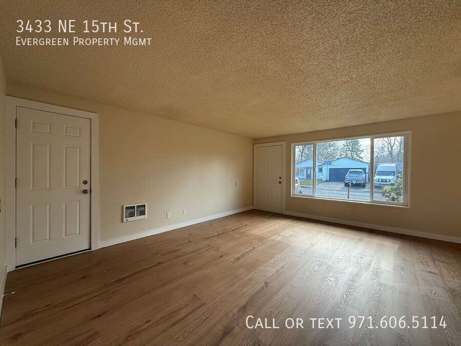 3433 Ne 15th St - Photo 4 of 32