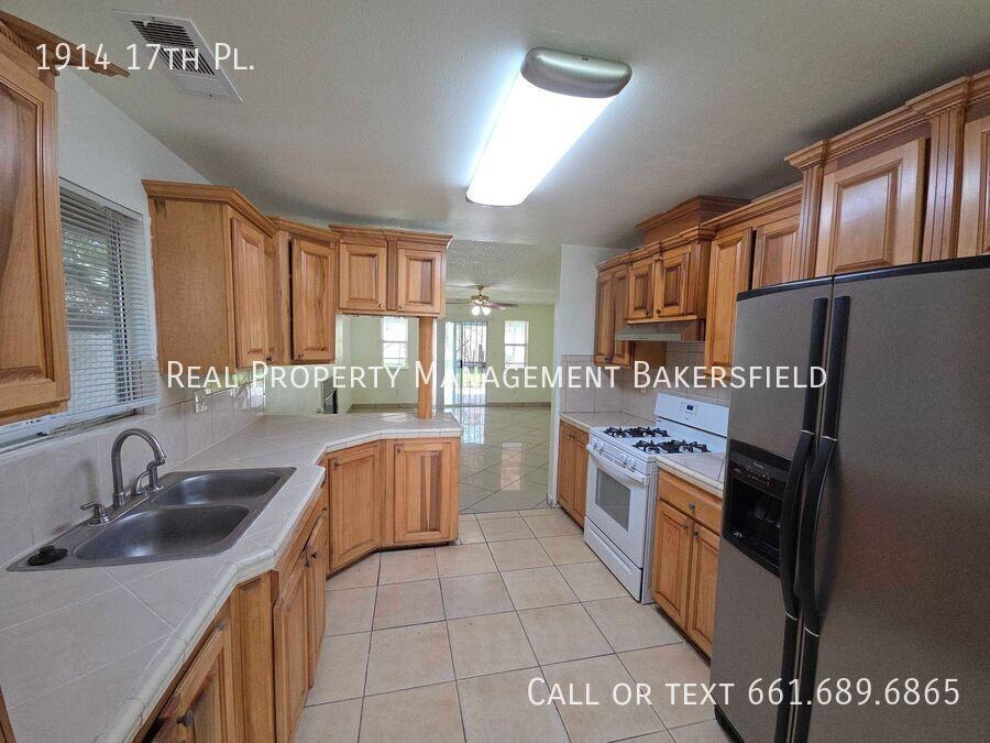 1914 17th Pl - Photo 2 of 18