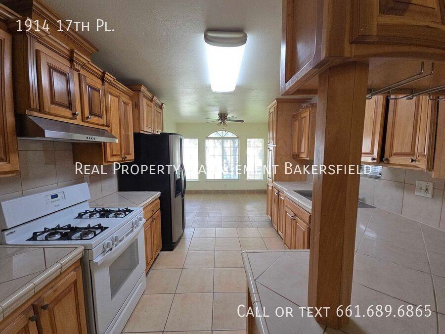 1914 17th Pl - Photo 3 of 18