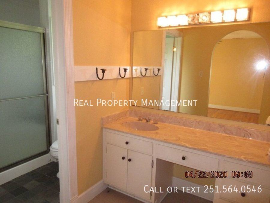 1063 Midmoor Dr - Photo 3 of 13