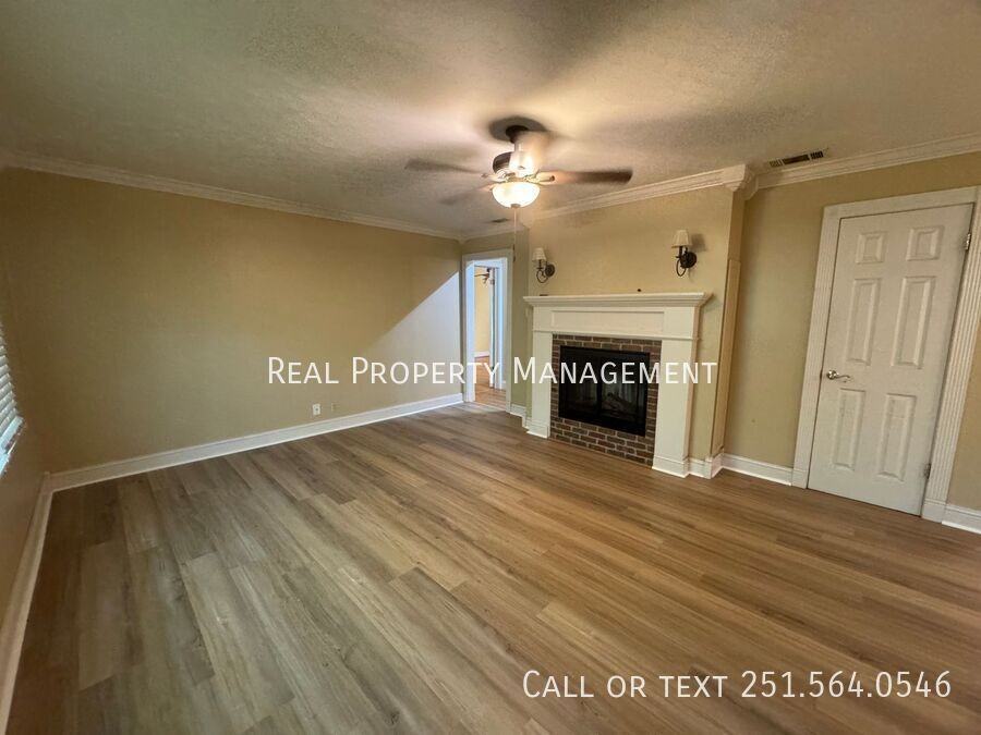 1063 Midmoor Dr - Photo 4 of 13