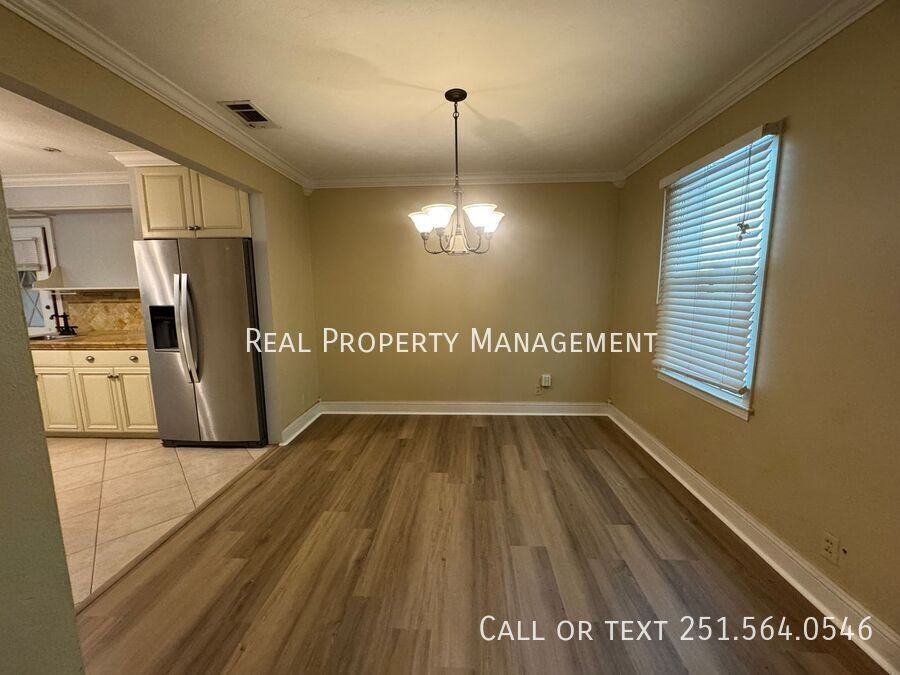 1063 Midmoor Dr - Photo 6 of 13