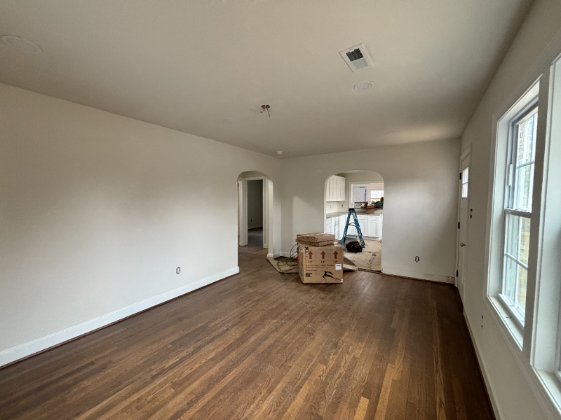 1168 Lockland Ave - Photo 5 of 8