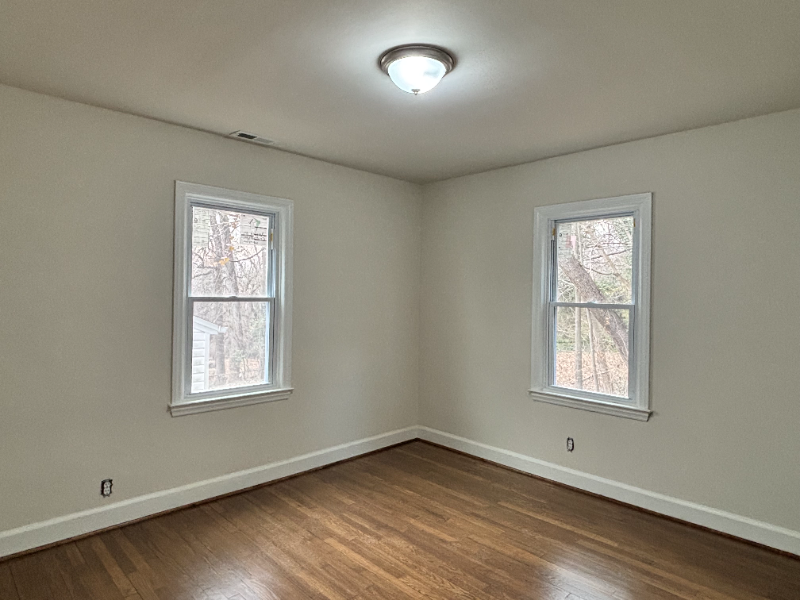 1168 Lockland Ave - Photo 6 of 8