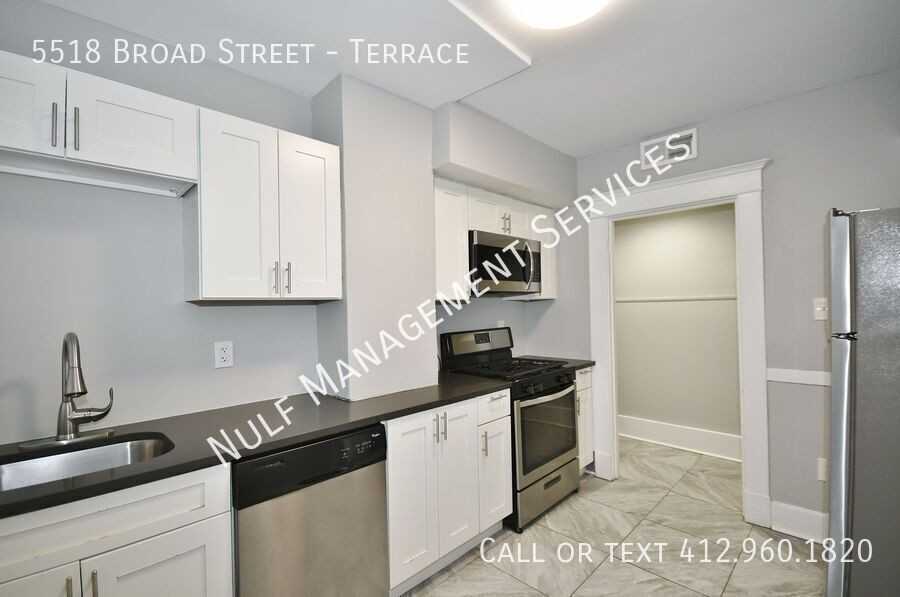 5518 Broad St - Photo 2 of 8