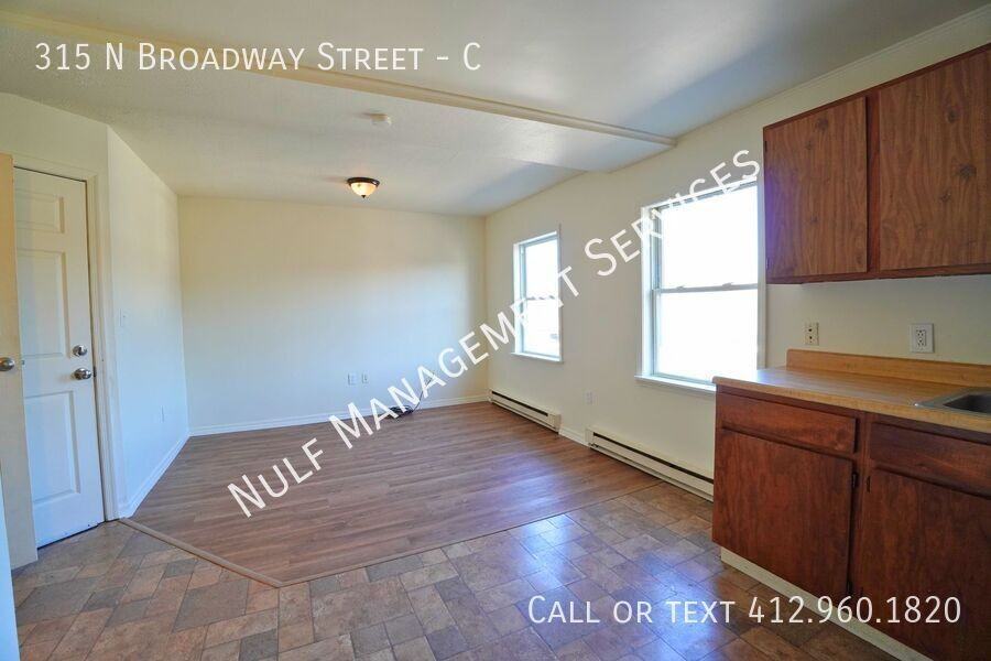 315 N Broadway St #C - Photo 4 of 6