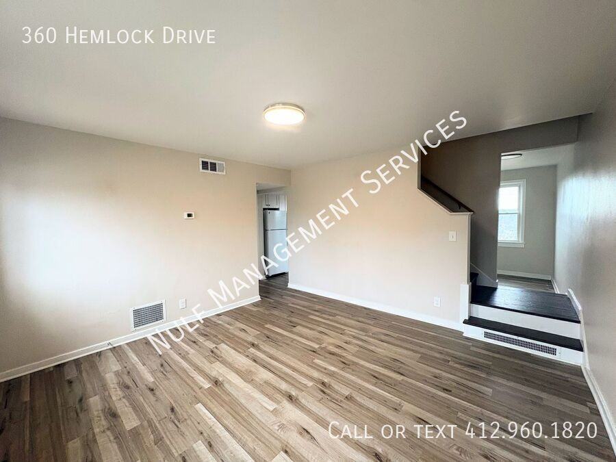 360 Hemlock Dr - Photo 3 of 6