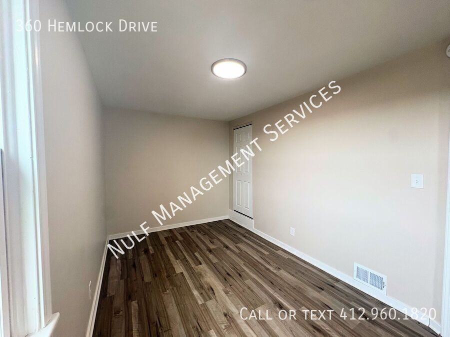 360 Hemlock Dr - Photo 5 of 6