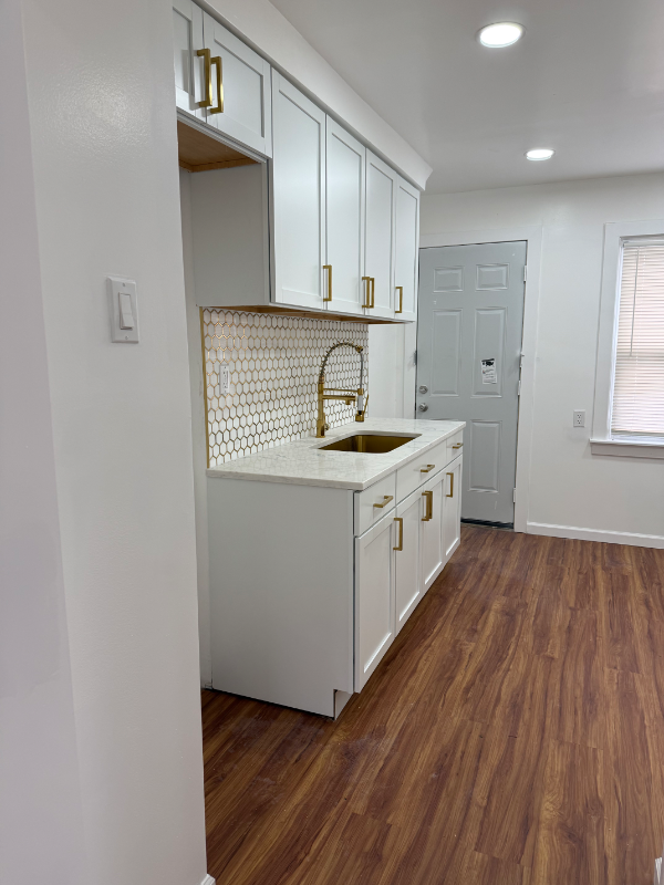 17179 Ontario St - Photo 6 of 19