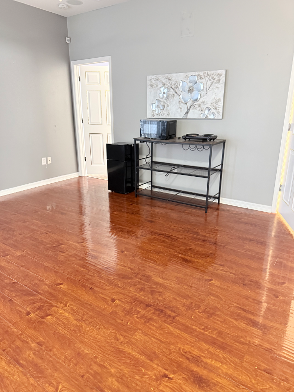 305 E Hanlon St - Photo 2 of 9