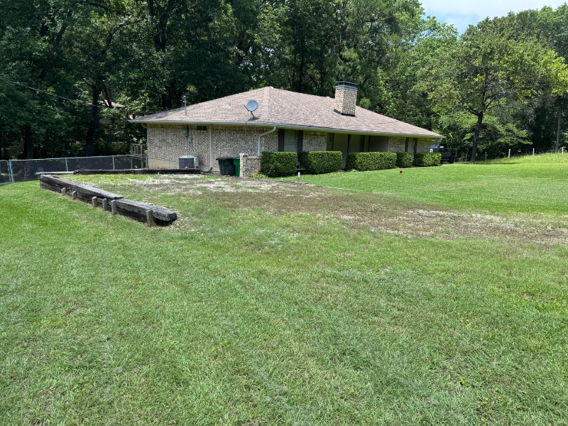 15712 Top Ct - Photo 2 of 14