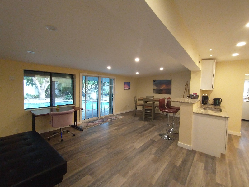 1865 Washington Ave - Photo 4 of 18