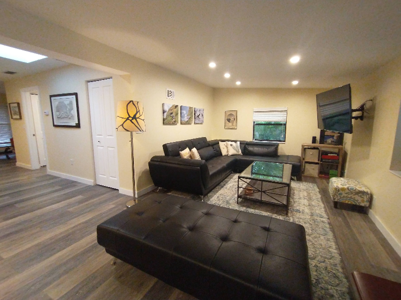 1865 Washington Ave - Photo 5 of 18