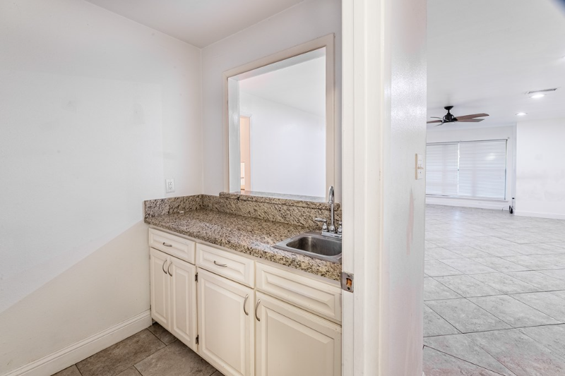 106 Westchester St - Photo 6 of 20