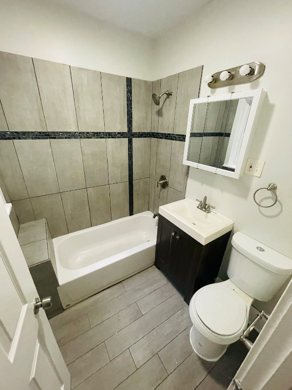 11327 S King Dr #1 - Photo 5 of 6