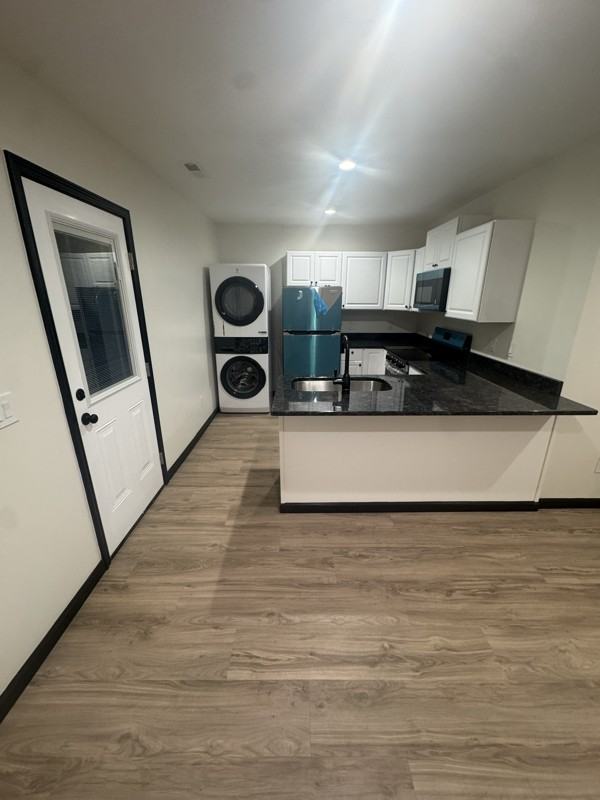 208 N White River Ave