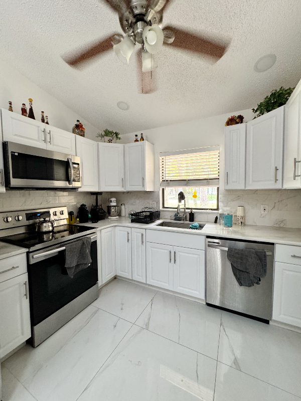 949 Cinnamon Ct - Photo 3 of 8