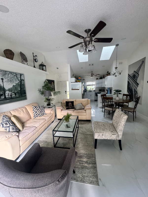 949 Cinnamon Ct - Photo 4 of 8