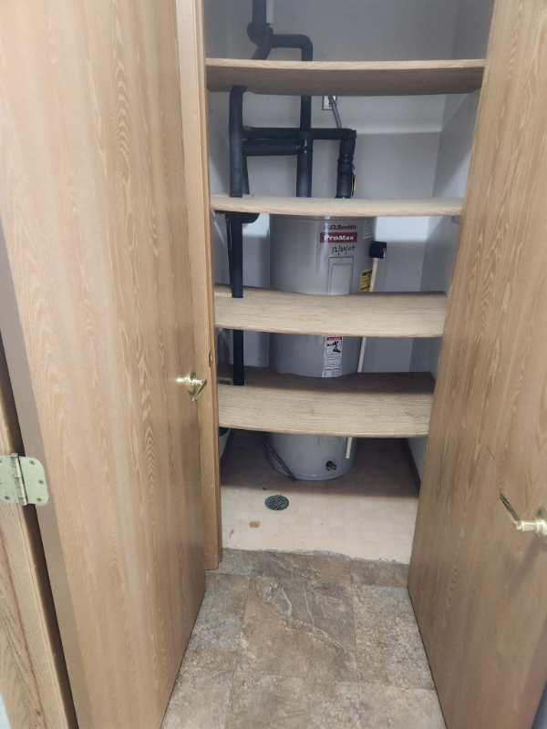 600 Ravenswood Ct #8 - Photo 5 of 6