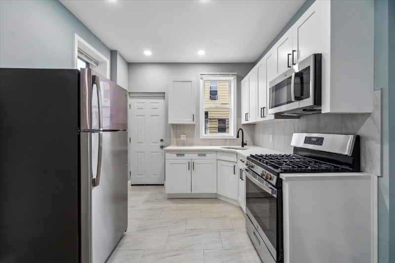 5524 Upland St - Photo 4 of 14