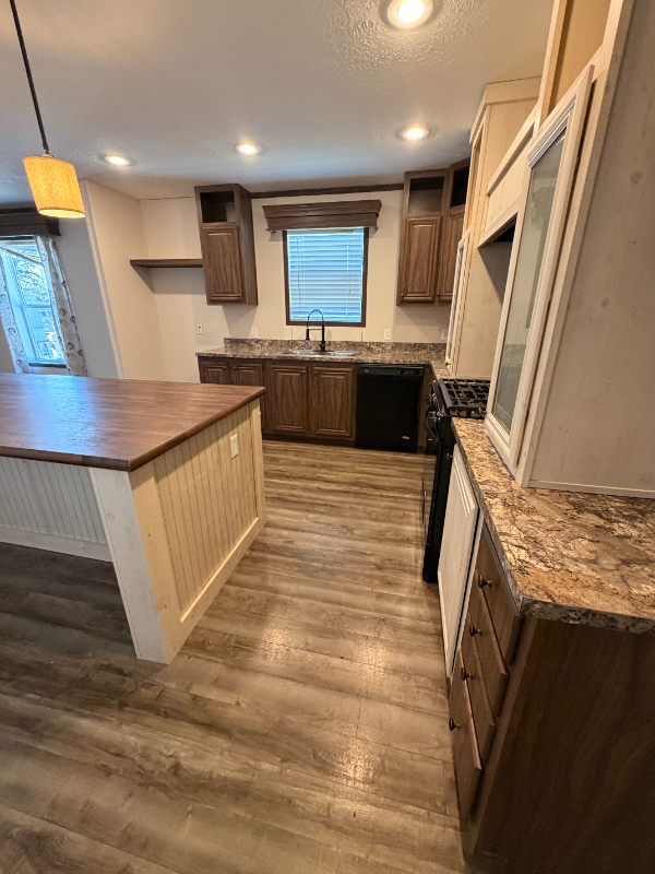 90 Dunlap Cir #90A - Photo 2 of 7