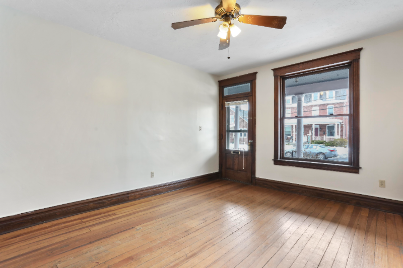 358 York St - Photo 3 of 14