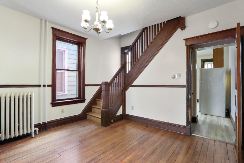 358 York St - Photo 4 of 14