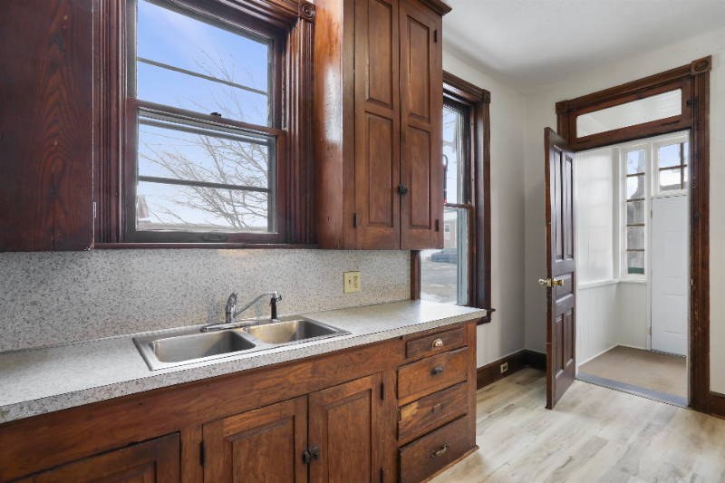 358 York St - Photo 6 of 14