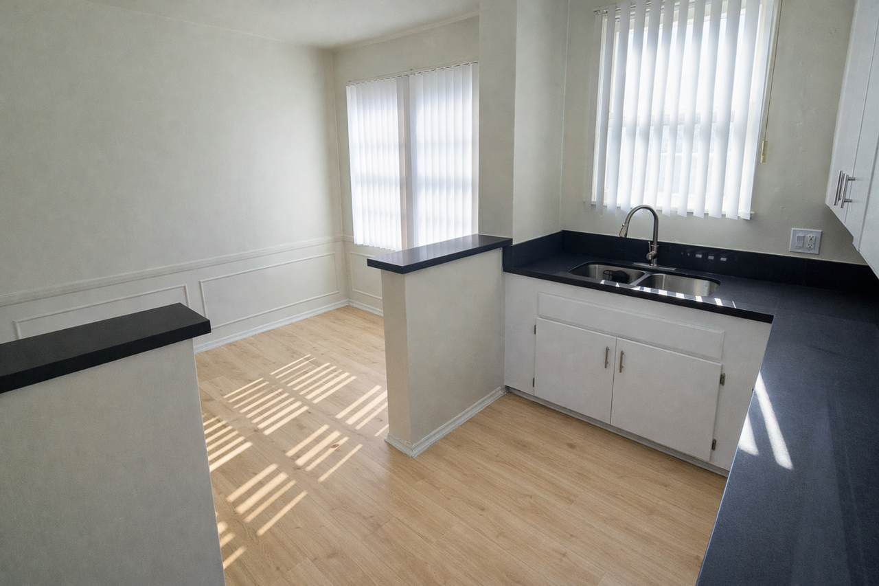 605 Kelton Ave - Photo 5 of 19