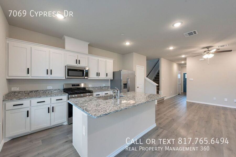 7069 Cypress Dr - Photo 3 of 18