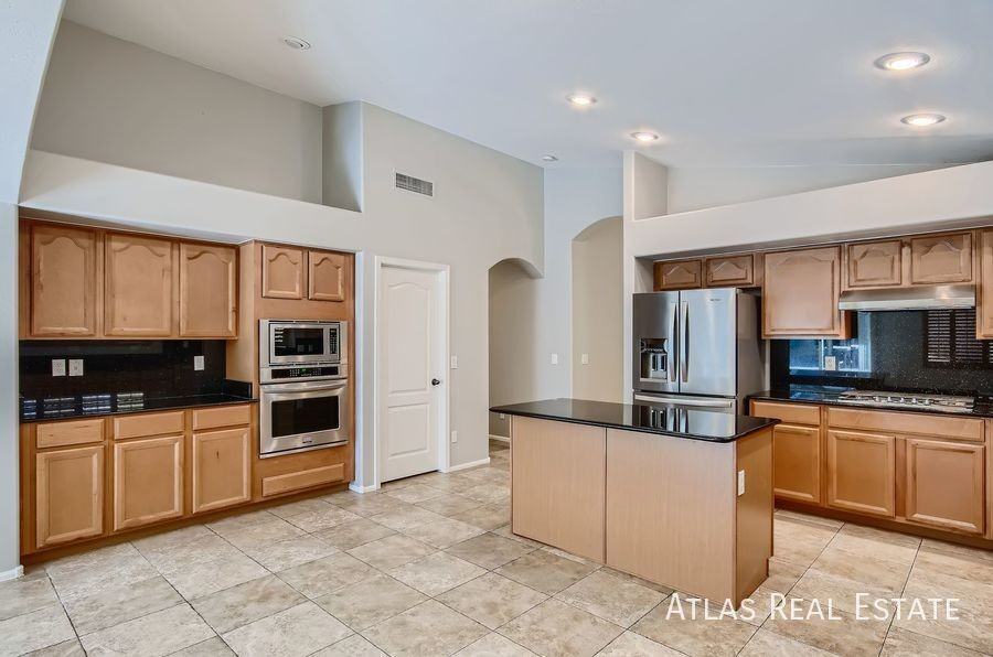 1305 W Busa Dr - Photo 6 of 16