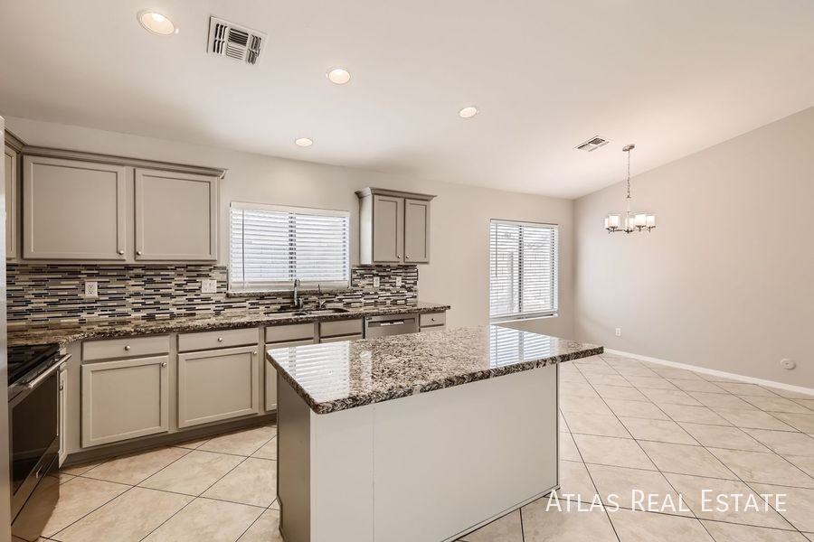 7223 W Maryland Ave - Photo 3 of 15