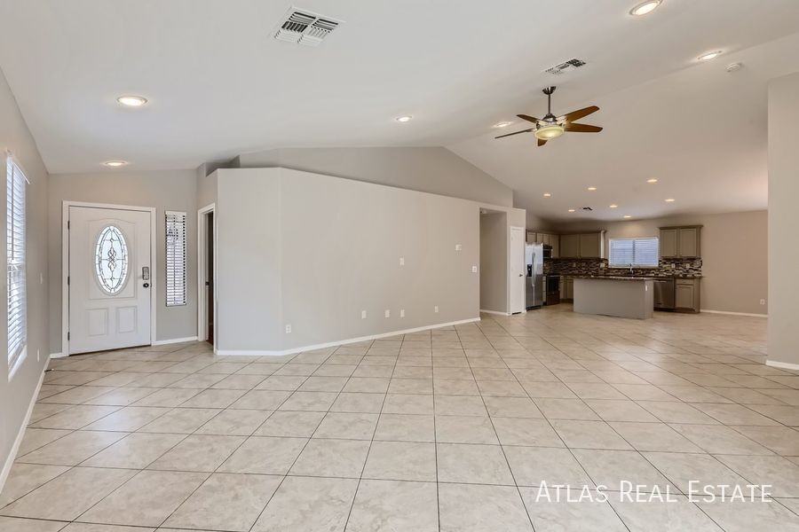 7223 W Maryland Ave - Photo 4 of 15