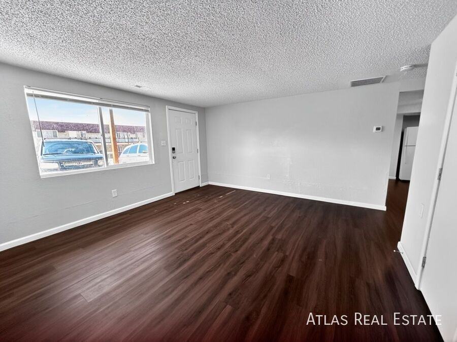 1016 Magnolia St #B - Photo 4 of 20