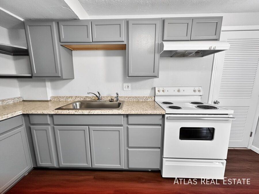 1016 Magnolia St #B - Photo 7 of 20