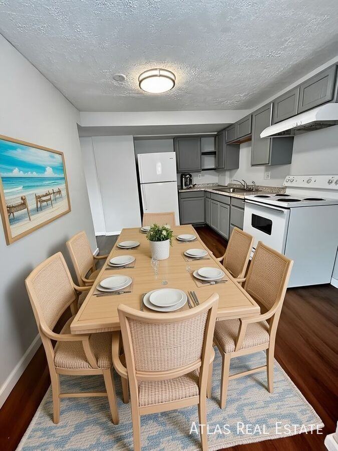 1016 Magnolia St #B - Photo 2 of 21