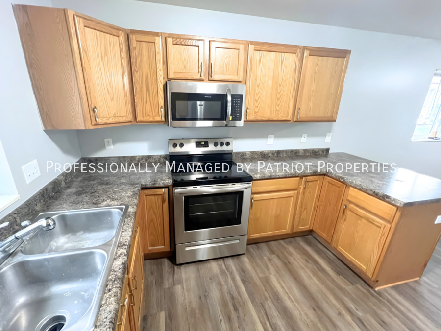 319 Tall Grass Trl - Photo 2 of 38