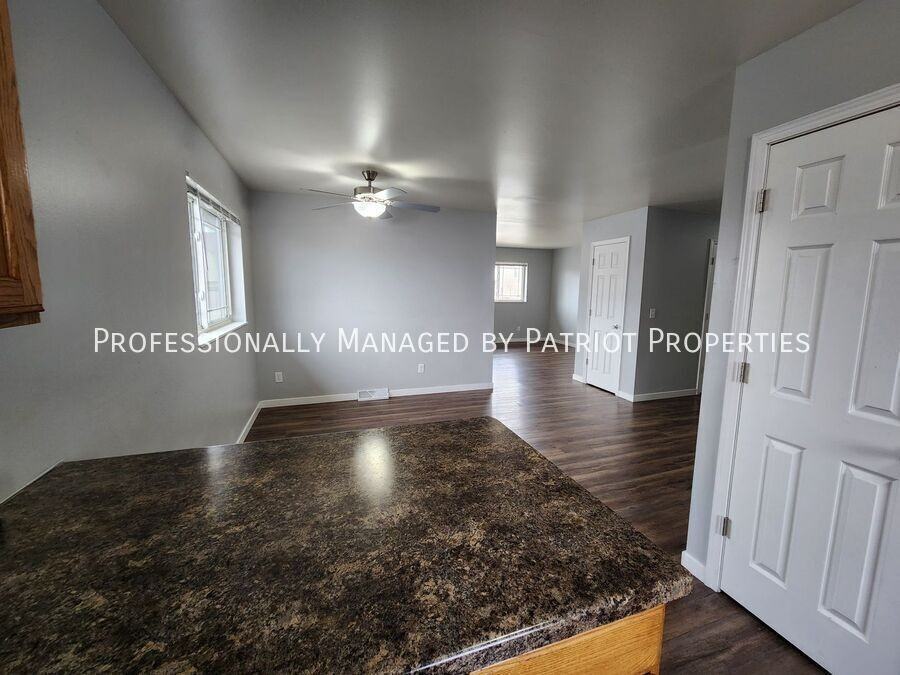 319 Tall Grass Trl - Photo 5 of 38