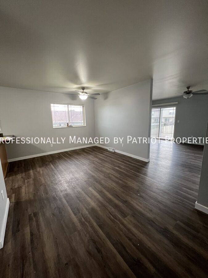 319 Tall Grass Trl - Photo 7 of 38