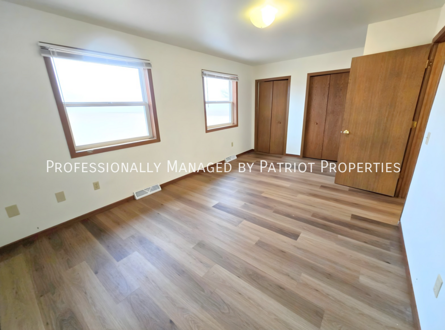 240 North St - Photo 2 of 21