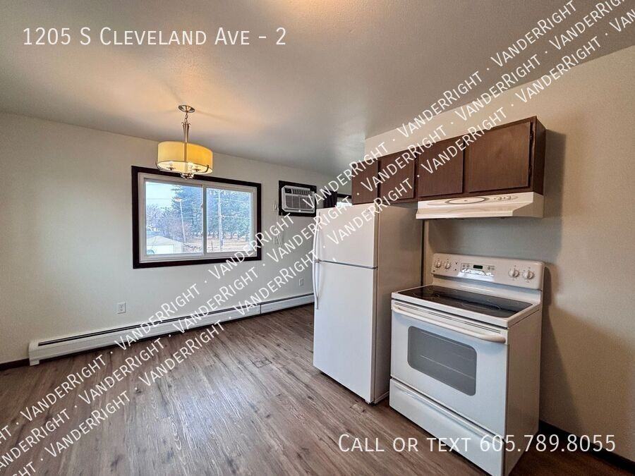 1205 S Cleveland Ave #2 - Photo 5 of 13