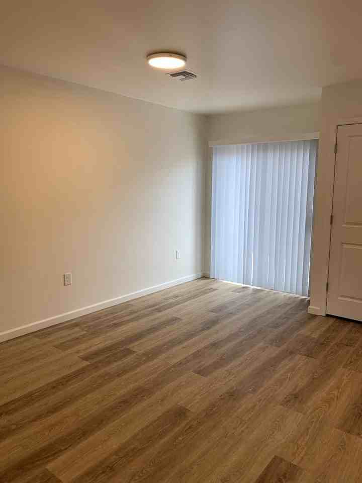 2494 S Clovis Pl - Photo 5 of 38