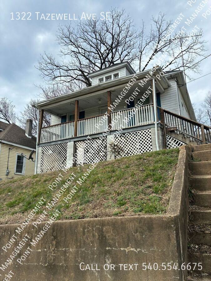 1322 Tazewell Ave Se - Photo 2 of 33
