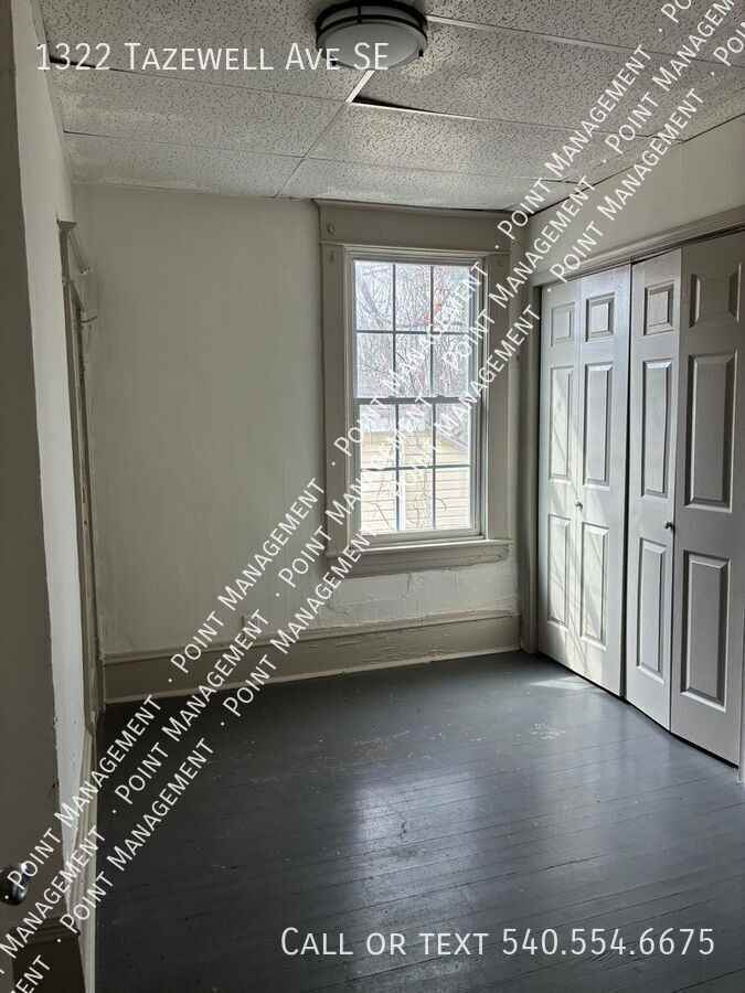 1322 Tazewell Ave Se - Photo 3 of 33