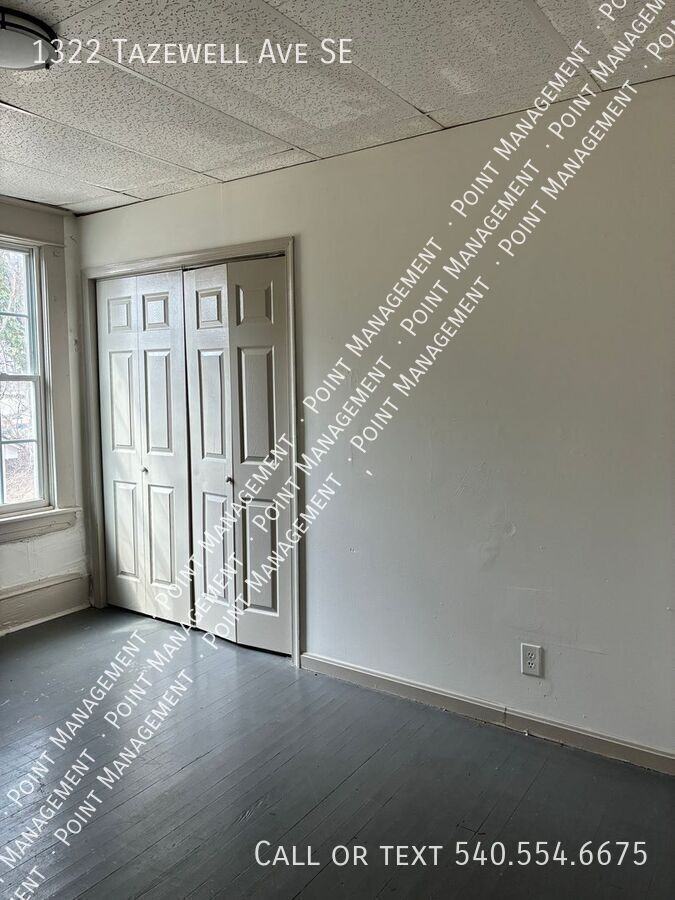 1322 Tazewell Ave Se - Photo 4 of 33